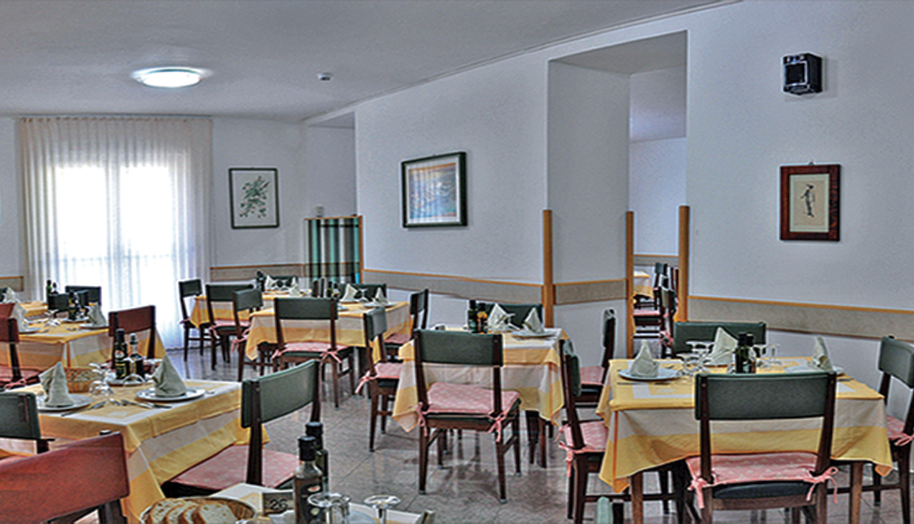 sala-ristorante-hotel-maron.jpg